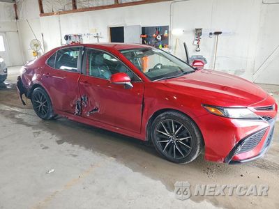 Czwarte zdjęcie samochodu z boku: 2021 TOYOTA CAMRY SE VIN:4T1G11AK2MU454360 - miniatura