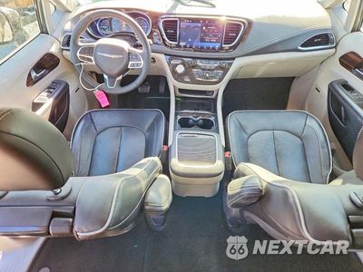 Zdjęcie 8 z 14 samochodu: 2023 CHRYSLER PACIFICA HYBRID LIMITED VIN:2C4RC1S70PR588934 - miniatura