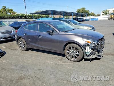 Czwarte zdjęcie samochodu z boku: 2018 MAZDA 3 TOURING VIN:3MZBN1L30JM249383 - miniatura