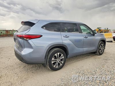 Trzecie zdjęcie samochodu z tyłu: 2023 TOYOTA HIGHLANDER XLE VIN:5TDKDRBH5PS000460 - miniatura