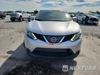 Piąte zdjęcie samochodu w środku: 2018 NISSAN ROGUE SPORT S VIN:JN1BJ1CP8JW155062 - miniatura