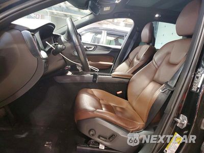 Zdjęcie 7 z 13 samochodu: 2018 VOLVO XC60 T6 VIN:LYVA22RK3JB073107 - miniatura