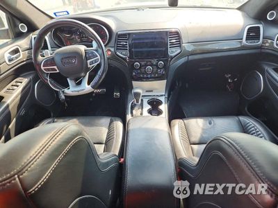 Zdjęcie 8 z 13 samochodu: 2019 JEEP GRAND CHEROKEE TRACKHAWK VIN:1C4RJFN93KC849426 - miniatura