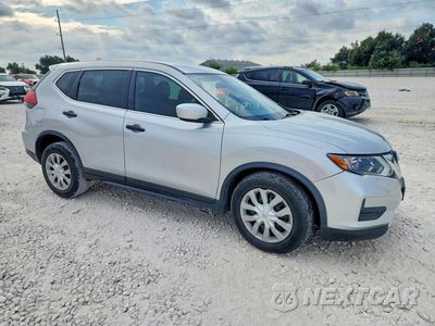 Czwarte zdjęcie samochodu z boku: 2017 NISSAN ROGUE S VIN:JN8AT2MT5HW141090 - miniatura