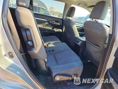 Zdjęcie 10 z 13 samochodu: 2019 TOYOTA HIGHLANDER LE VIN:5TDBZRFH3KS964429 - miniatura