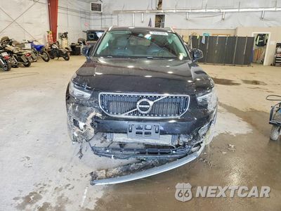 Piąte zdjęcie samochodu w środku: 2019 VOLVO XC40 T5 MOMENTUM VIN:YV4162UK9K2045629 - miniatura