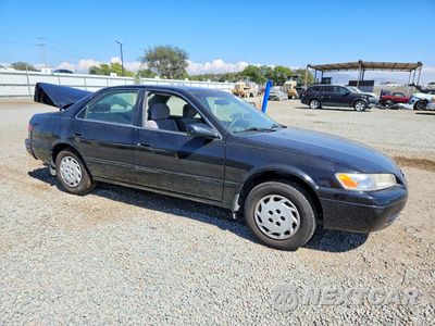 Czwarte zdjęcie samochodu z boku: 1998 TOYOTA CAMRY LE VIN:JT2BG22K3W0196015 - miniatura