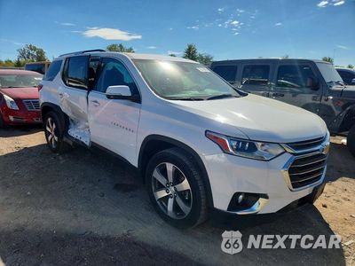Czwarte zdjęcie samochodu z boku: 2018 CHEVROLET TRAVERSE LT VIN:1GNEVHKW3JJ164188 - miniatura