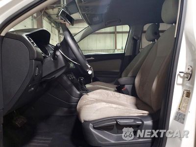 Zdjęcie 7 z 13 samochodu: 2020 VOLKSWAGEN TIGUAN S VIN:3VV0B7AX5LM146461 - miniatura