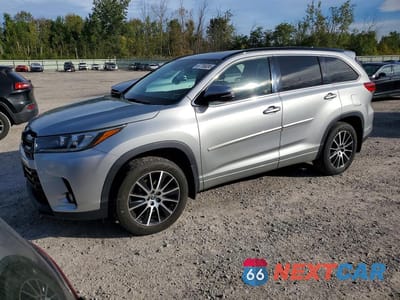 2017 TOYOTA HIGHLANDER SE 5TDJZRFHXHS470783 - główne zdjęcie licytacji z USA - miniatura