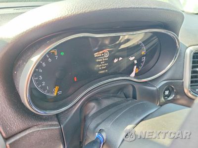 Zdjęcie 9 z 12 samochodu: 2017 JEEP GRAND CHEROKEE LAREDO VIN:1C4RJEAG3HC953003 - miniatura