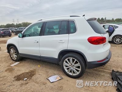 Drugie zdjęcie samochodu z przodu: 2016 VOLKSWAGEN TIGUAN S VIN:WVGAV7AX2GW585595 - miniatura