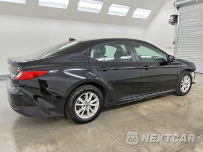 Trzecie zdjęcie samochodu z tyłu: 2025 TOYOTA CAMRY LE VIN:4T1DAACK8SU058897 - miniatura
