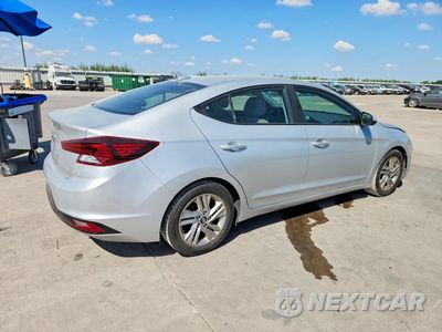 Trzecie zdjęcie samochodu z tyłu: 2019 HYUNDAI ELANTRA SEL VIN:5NPD84LF1KH442292 - miniatura