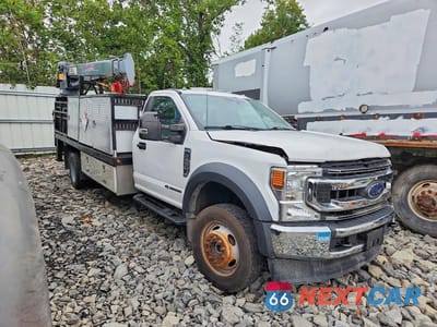 Czwarte zdjęcie samochodu z boku: 2020 FORD F550 SUPER DUTY VIN:1FDUF5HT6LDA08978 - miniatura