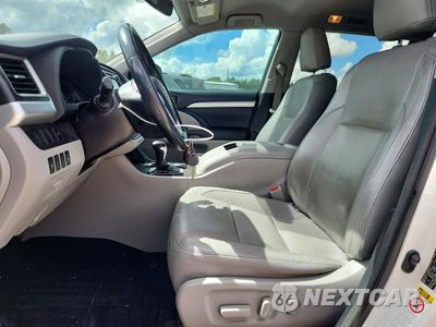 Zdjęcie 7 z 13 samochodu: 2016 TOYOTA HIGHLANDER LE PLUS VIN:5TDZKRFH2GS178955 - miniatura