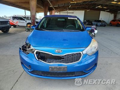 Piąte zdjęcie samochodu w środku: 2014 KIA FORTE LX VIN:KNAFX4A61E5232856 - miniatura