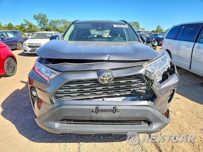 Piąte zdjęcie samochodu w środku: 2019 TOYOTA RAV4 XLE PREMIUM VIN:2T3A1RFV0KW057922 - miniatura