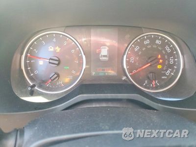 Zdjęcie 9 z 13 samochodu: 2021 TOYOTA RAV4 XLE PREMIUM VIN:JTMA1RFV9MD082981 - miniatura