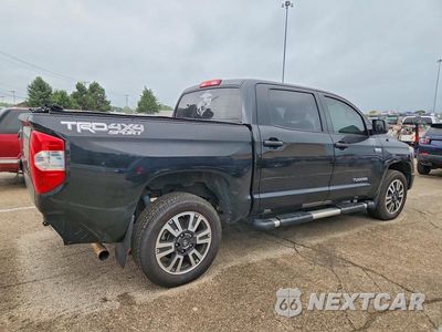 Trzecie zdjęcie samochodu z tyłu: 2019 TOYOTA TUNDRA CREWMAX SR5 VIN:5TFDW5F11KX867611 - miniatura