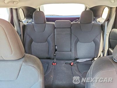 Zdjęcie 10 z 13 samochodu: 2019 JEEP CHEROKEE LATITUDE VIN:1C4PJLCB3KD148066 - miniatura