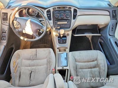 Zdjęcie 8 z 12 samochodu: 2002 TOYOTA HIGHLANDER BASE VIN:JTEGD21A920042607 - miniatura