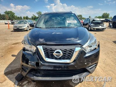 Piąte zdjęcie samochodu w środku: 2019 NISSAN KICKS SV VIN:3N1CP5CU6KL534181 - miniatura