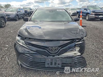 Piąte zdjęcie samochodu w środku: 2020 TOYOTA CAMRY LE VIN:4T1C11AK9LU331698 - miniatura