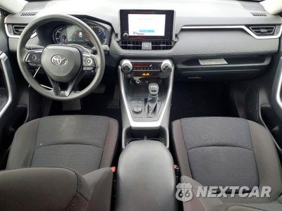 Zdjęcie 8 z 13 samochodu: 2025 TOYOTA RAV4 LE VIN:JTMMWRFV7SD352852 - miniatura