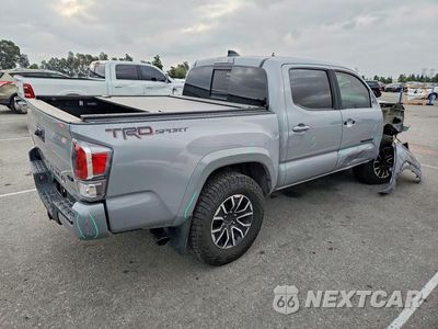 Trzecie zdjęcie samochodu z tyłu: 2021 TOYOTA TACOMA TRD SPORT VIN:5TFAZ5CNXMX111117 - miniatura