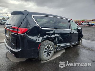 Trzecie zdjęcie samochodu z tyłu: 2023 CHRYSLER PACIFICA HYBRID LIMITED VIN:2C4RC1S7XPR542110 - miniatura