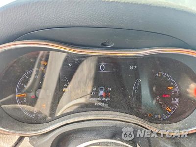 Zdjęcie 9 z 14 samochodu: 2016 JEEP GRAND CHEROKEE LIMITED VIN:1C4RJEBG9GC500002 - miniatura