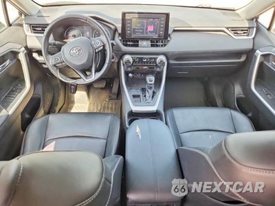Zdjęcie 8 z 13 samochodu: 2021 TOYOTA RAV4 XLE PREMIUM VIN:2T3C1RFV7MW135561 - miniatura