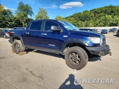 Czwarte zdjęcie samochodu z boku: 2012 TOYOTA TUNDRA CREWMAX LIMITED VIN:5TFHY5F1XCX228446 - miniatura