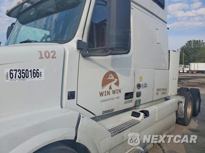 Zdjęcie 7 z 11 samochodu: 2016 VOLVO VNL SEMI TRUCK VIN:4V4NC9EH4GN956387 - miniatura
