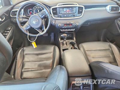 Zdjęcie 8 z 13 samochodu: 2016 KIA SORENTO EX VIN:5XYPH4A58GG008893 - miniatura