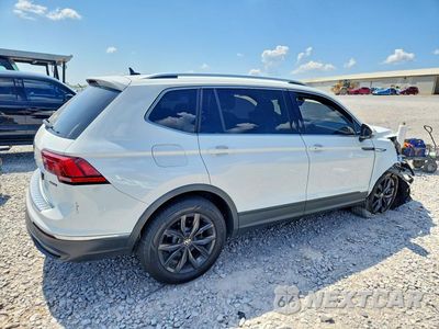 Trzecie zdjęcie samochodu z tyłu: 2024 VOLKSWAGEN TIGUAN SE VIN:3VV2B7AX5RM068216 - miniatura