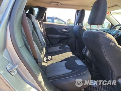 Zdjęcie 11 z 13 samochodu: 2014 JEEP CHEROKEE LATITUDE VIN:1C4PJMCS5EW285895 - miniatura