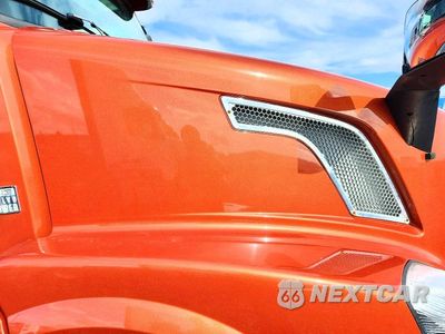Zdjęcie 11 z 13 samochodu: 2016 VOLVO VNL SEMI TRUCK VIN:4V4NC9EG9GN931590 - miniatura