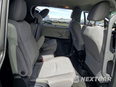 Zdjęcie 10 z 12 samochodu: 2024 TOYOTA SIENNA LE VIN:5TDKSKFC6RS147840 - miniatura