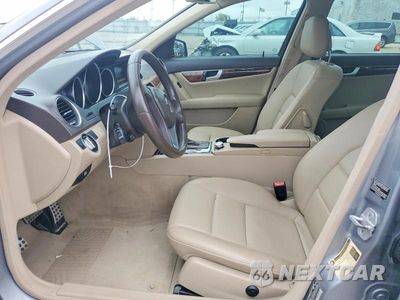 Zdjęcie 7 z 13 samochodu: 2012 MERCEDES-BENZ C 300 4MATIC VIN:WDDGF8BB1CR228010 - miniatura
