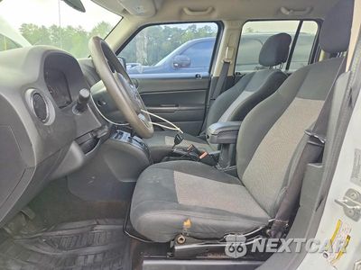 Zdjęcie 7 z 13 samochodu: 2015 JEEP PATRIOT SPORT VIN:1C4NJPBB9FD186035 - miniatura