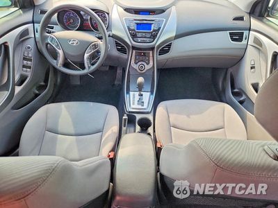 Zdjęcie 8 z 12 samochodu: 2013 HYUNDAI ELANTRA GLS VIN:KMHDH4AEXDU811519 - miniatura