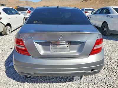 Zdjęcie 6 z 12 samochodu: 2014 MERCEDES-BENZ C 250 VIN:WDDGF4HB0EA968035 - miniatura