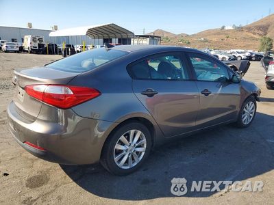 Trzecie zdjęcie samochodu z tyłu: 2014 KIA FORTE LX VIN:KNAFX4A66E5233551 - miniatura