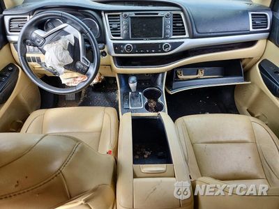 Zdjęcie 8 z 14 samochodu: 2015 TOYOTA HIGHLANDER XLE VIN:5TDJKRFH6FS085626 - miniatura