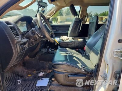 Zdjęcie 7 z 12 samochodu: 2020 RAM 3500 TRADESMAN VIN:3C63RRGL7LG158740 - miniatura