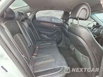 Zdjęcie 10 z 12 samochodu: 2017 HYUNDAI SONATA SPORT VIN:5NPE34AF2HH587503 - miniatura