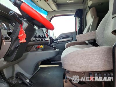 Zdjęcie 7 z 14 samochodu: 2017 KENWORTH T680 SEMI TRUCK VIN:1XKYD49X4HJ155613 - miniatura