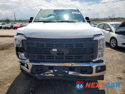 Piąte zdjęcie samochodu w środku: 2024 FORD F350 SUPER DUTY VIN:1FTRF3AA6REC49109 - miniatura